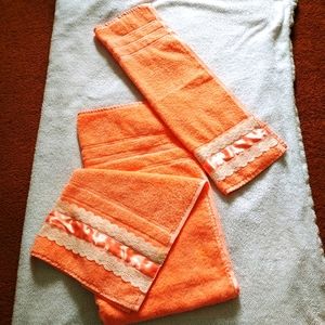 Peach Vintage Bath and Hand Towel Set